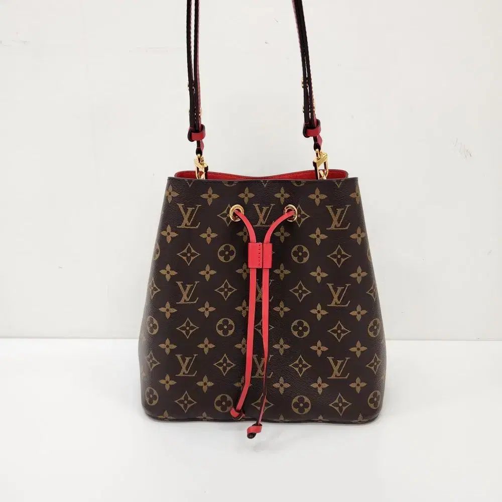オンデ中古ブランド Louis Vuitton NEO(ネオ)ノエ バケットバッグ ショルダーバッグ
