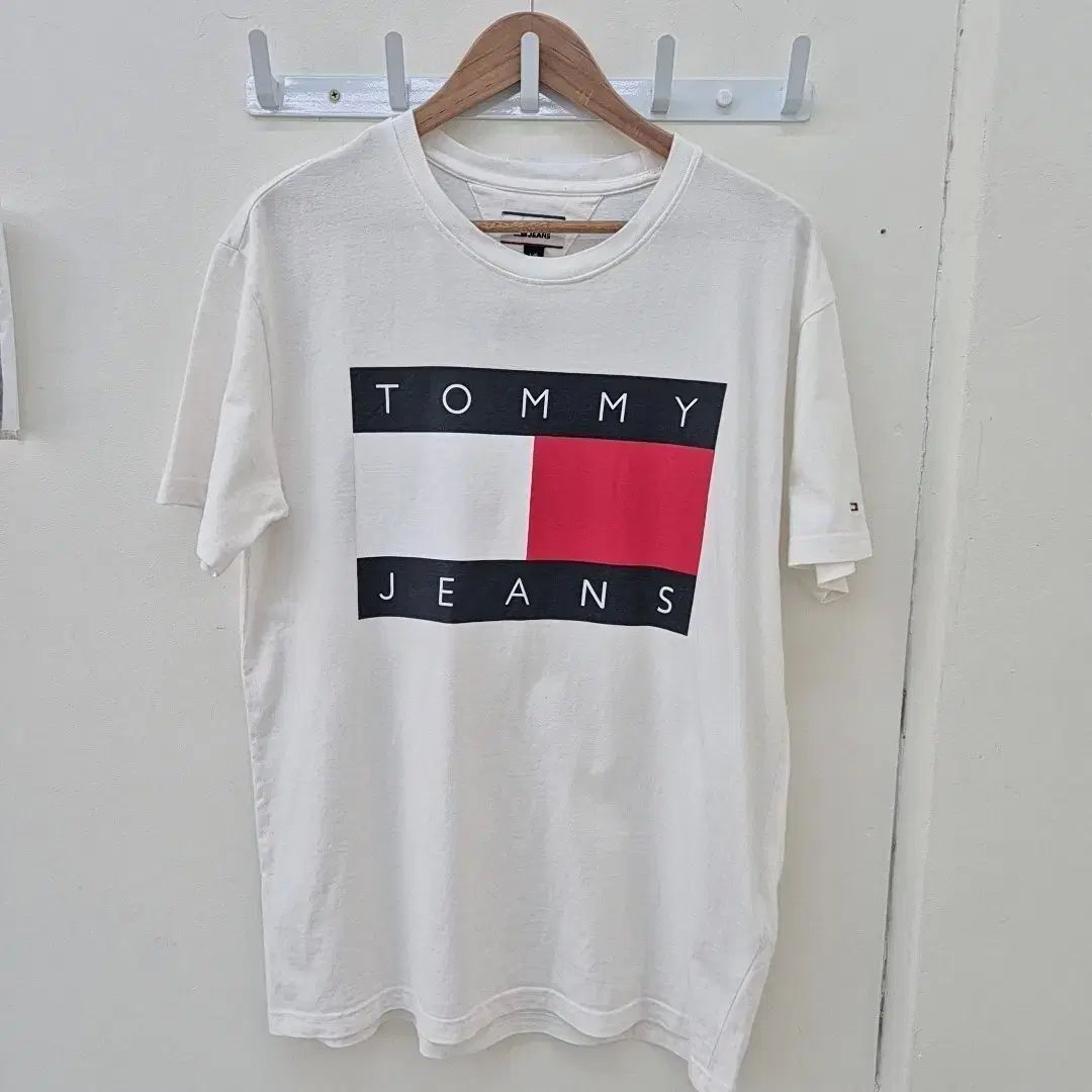 トミーヒルフィガー 半袖Tシャツ 白