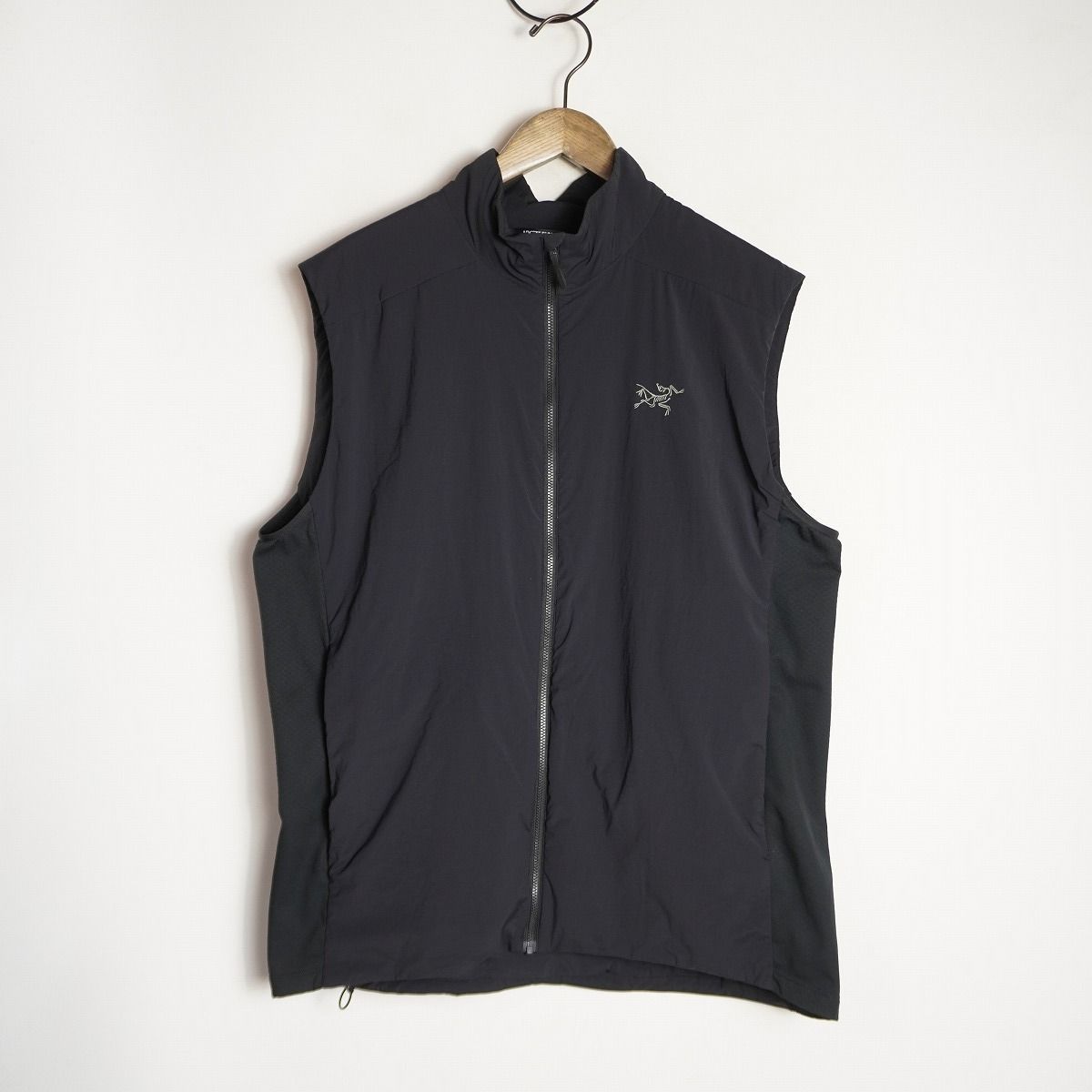 国内正規 美品 定番 ARC’TERYX アークテリクス ATOM VEST アトム ベスト 中綿 ノースリーブ ナイロン ブラック 黒 X000009559 L 3425Q♪