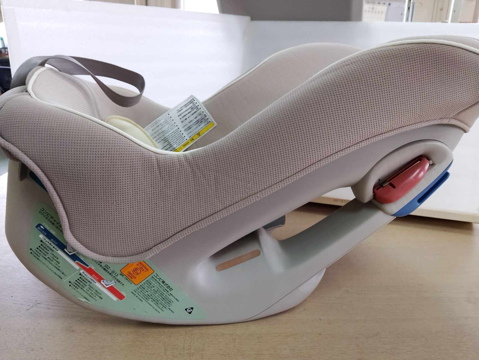中古・美品・除菌クリーニング済】Combi（コンビ） チャイルドシート