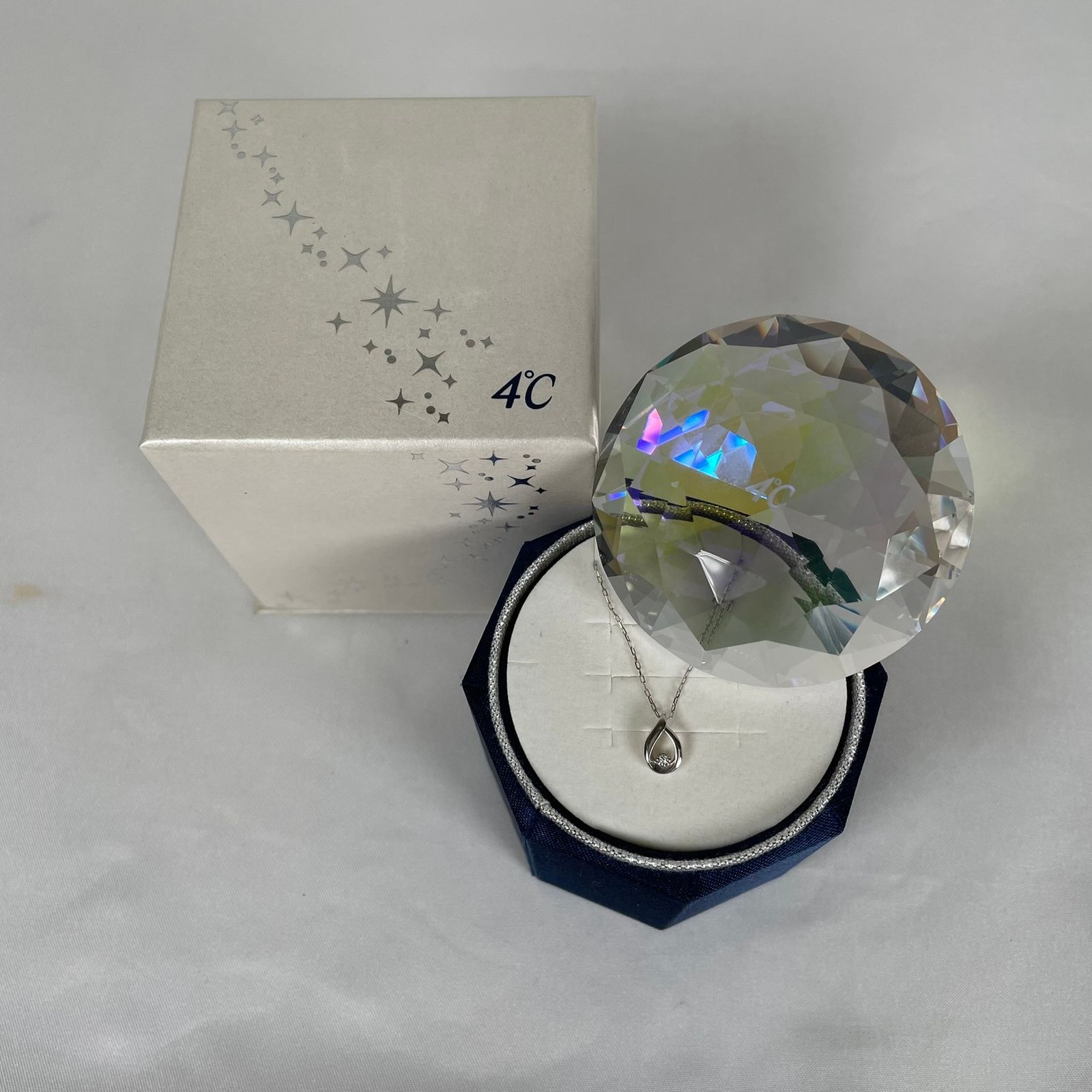 4℃ K10 ネックレス　ゴールド　美品　箱付き　お洒落　ラインストーン K10 ネックレス クリスタルケース 4°c箱 K10イエローゴールド