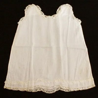 フランス製アンティーク 手縫い・手刺繍人形用シュミーズ