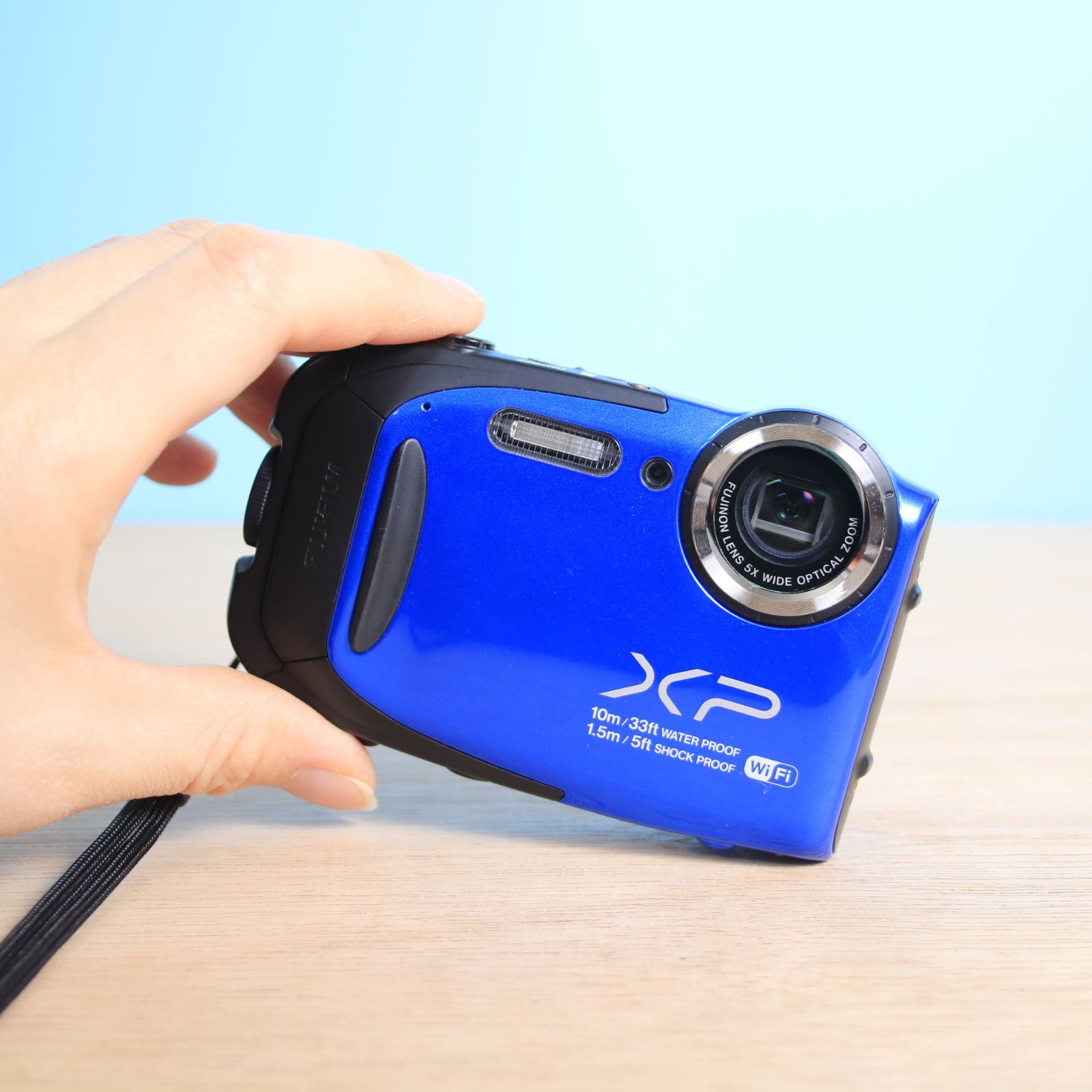 完動品❁極美品 FUJIFILM FinePix XP70 フジフィルム ファインピクス 防水 防塵 アウトドア Wi-Fi機能付き スマホ転送 コンデジ H437