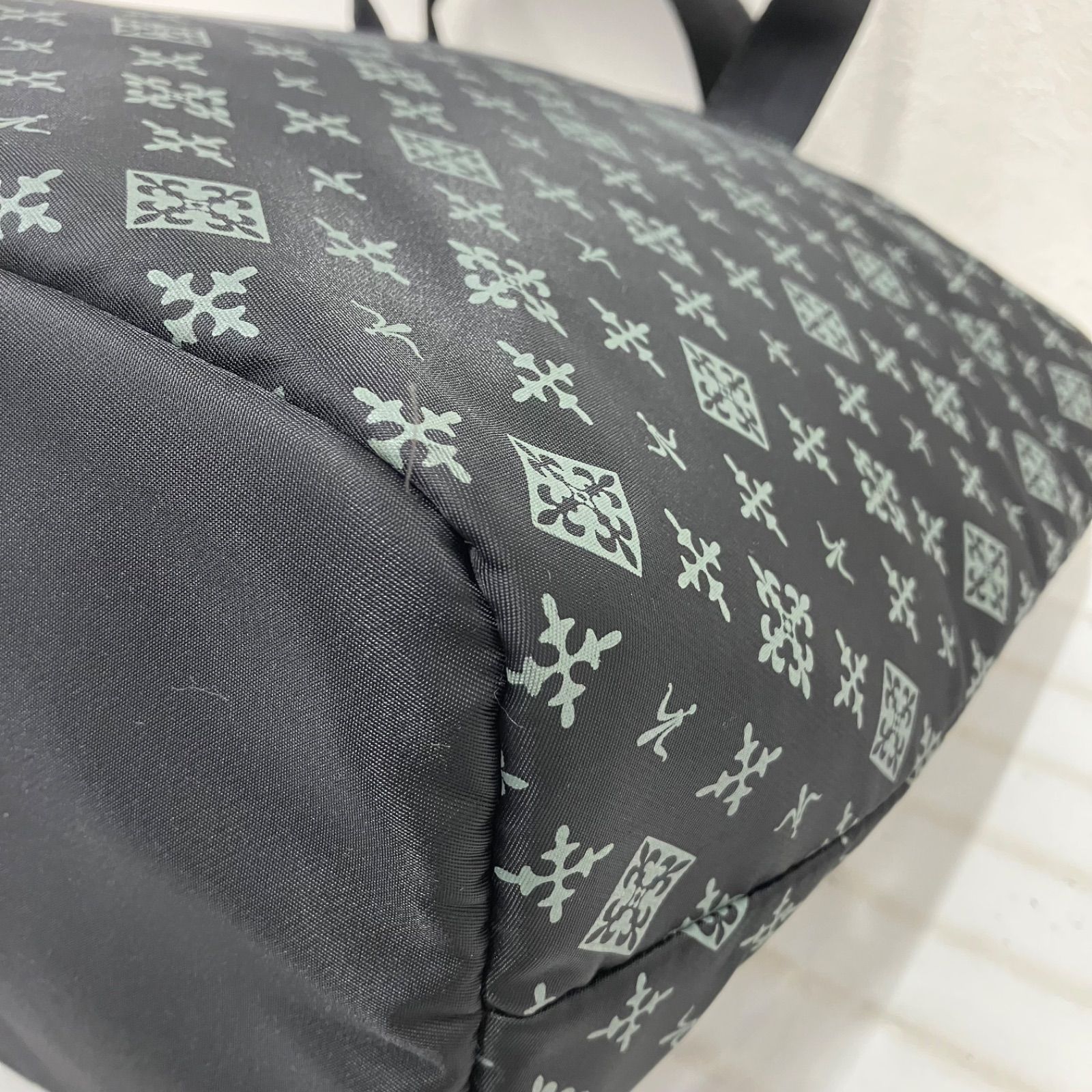 【美品】デイリーラシット　トートバッグ　ロゴ柄　肩掛け大容量　ナイロン　ブラック 4495 Daily russet デイリーラシット トートバッグ ブラック 黒