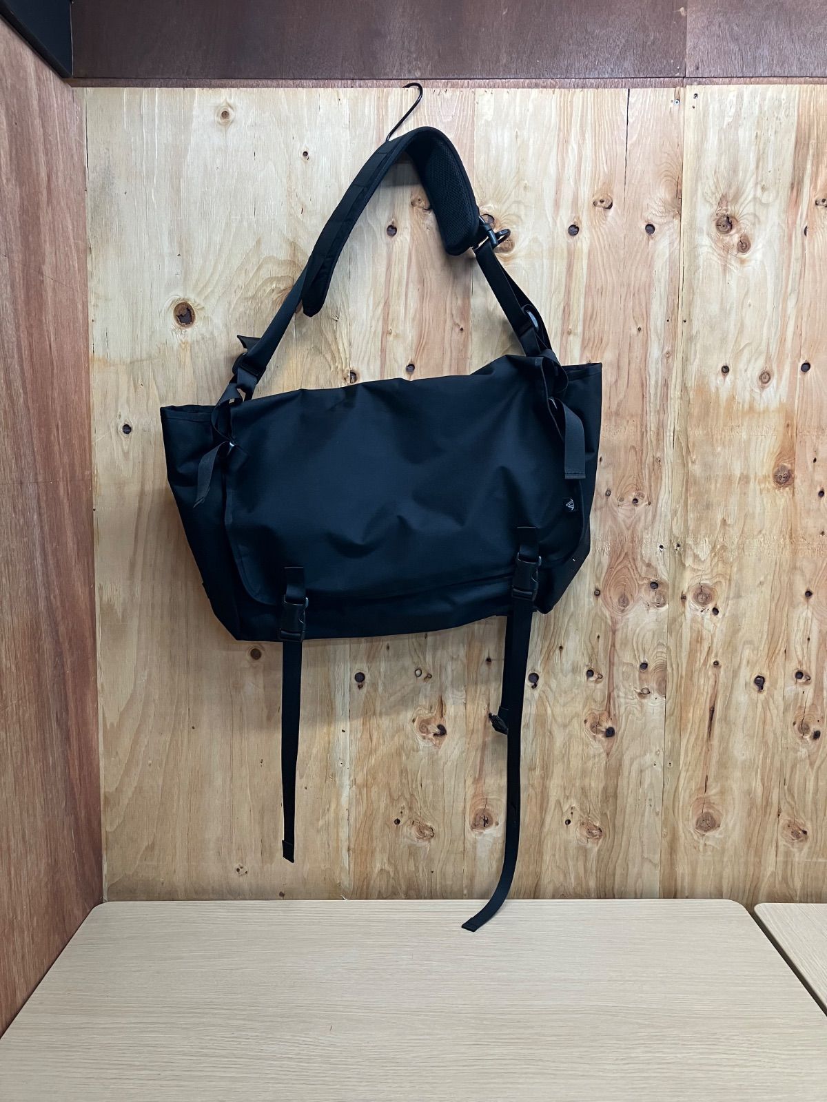 未使用品　VEILED Faceless メッセンジャーバッグ　ブラック