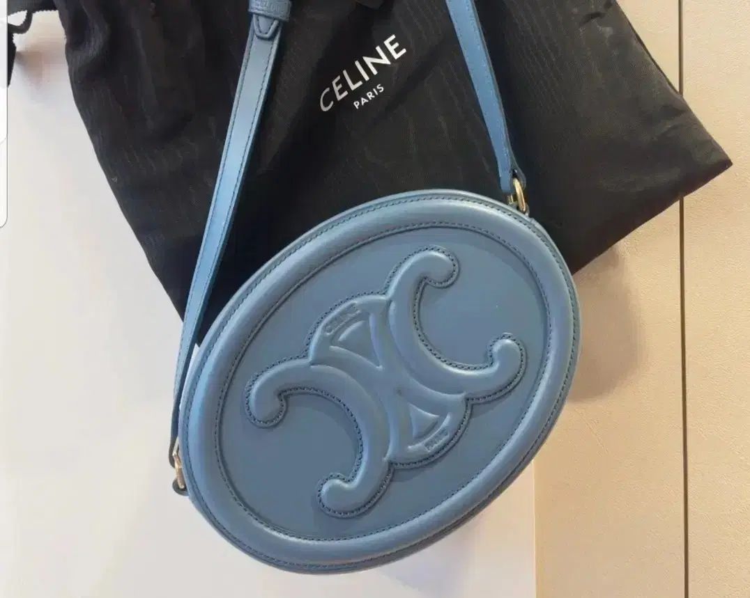 Celine(セリーヌ) オーバルパール large(ラージ) サイズ 正規品 Celine(セリーヌ) レディース バッグ 正規品