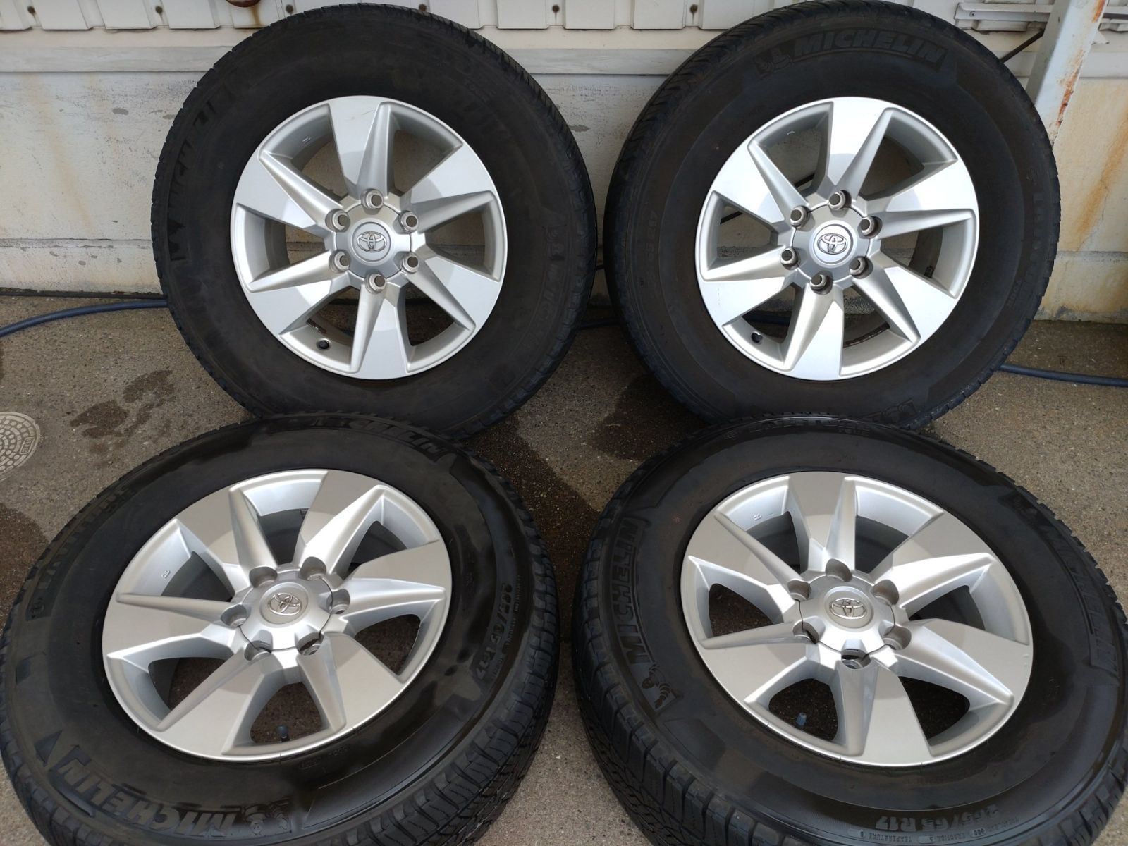 TOYOTA　トヨタ　ランクル　プラド　150系　純正　17インチ 7.5J+25 PCD139.7-6H 　＆　ミシュラン　LATITUDE　TOUR　265/65R17 　4本