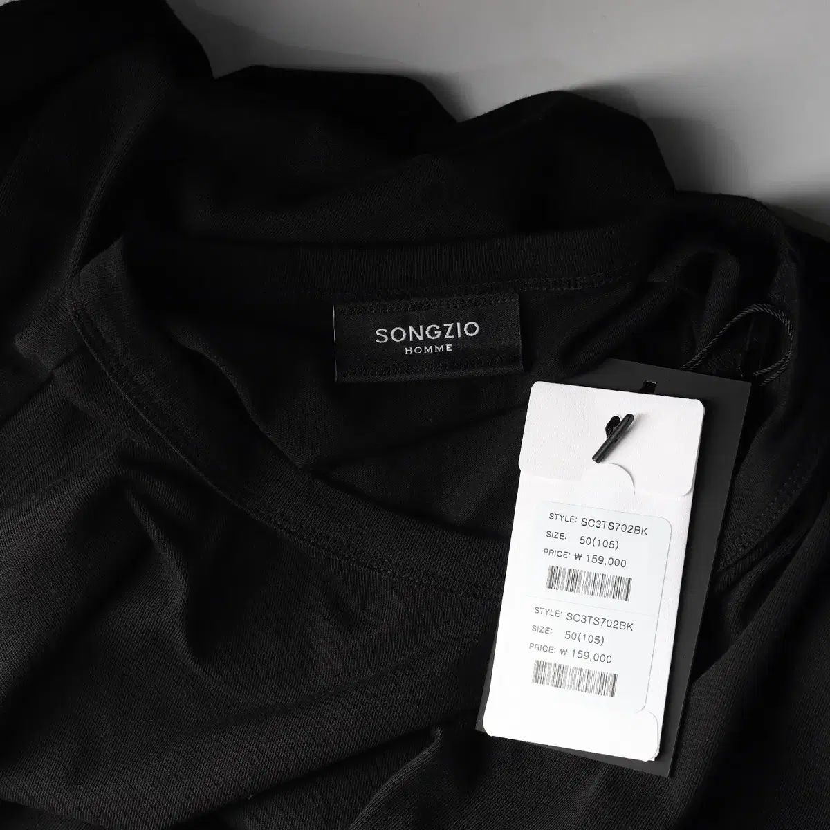 (新品) SONGZIO HOMME(ソンジオ・オム) ロゴ プリント クルーネック 半袖 Tシャツ ブラック (新品) SONGZIO HOMME(ソンジオ・オム) ロゴ プリント クルーネック 半袖 Tシャツ ブラック