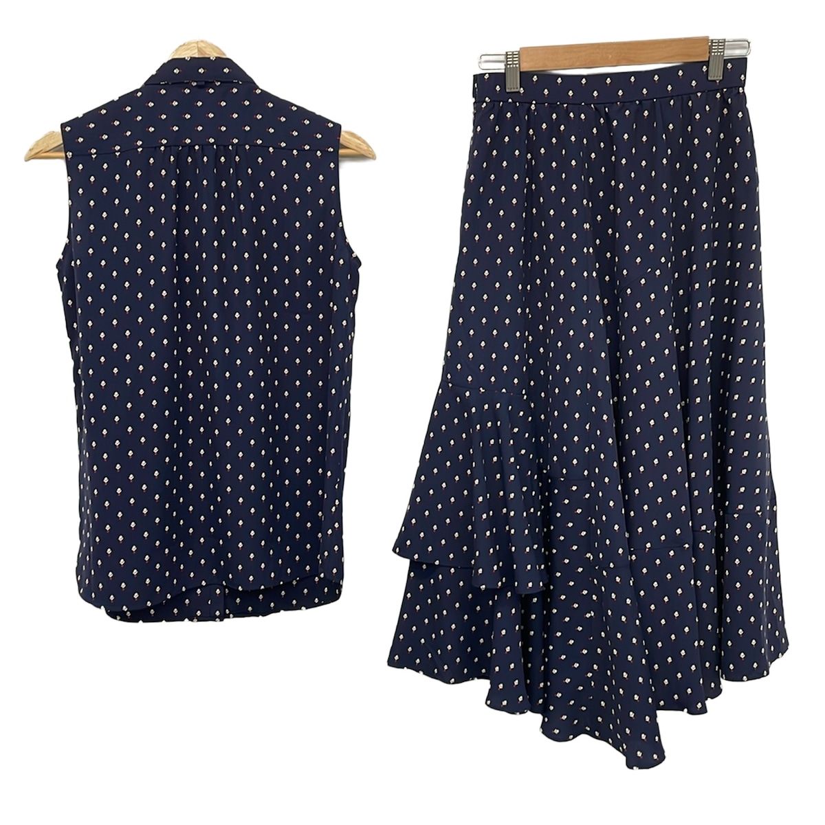 DAMAcollection(ダーマコレクション) スカートセットアップ レディース美品 - ネイビー×白×レッド リボン付き DAMAcollection(ダーマコレクション) スカートセットアップ レディース美品 - ネイビー×白×レッド リボン付き