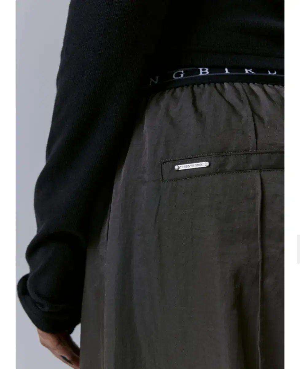 (新品) TREEMINGBIRD ナイロン バンディング パンツ カーキブラウン
