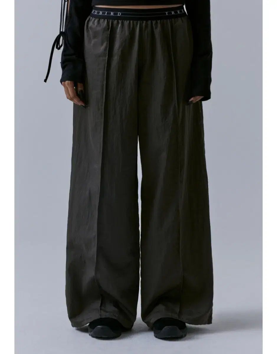 (新品) TREEMINGBIRD ナイロン バンディング パンツ カーキブラウン