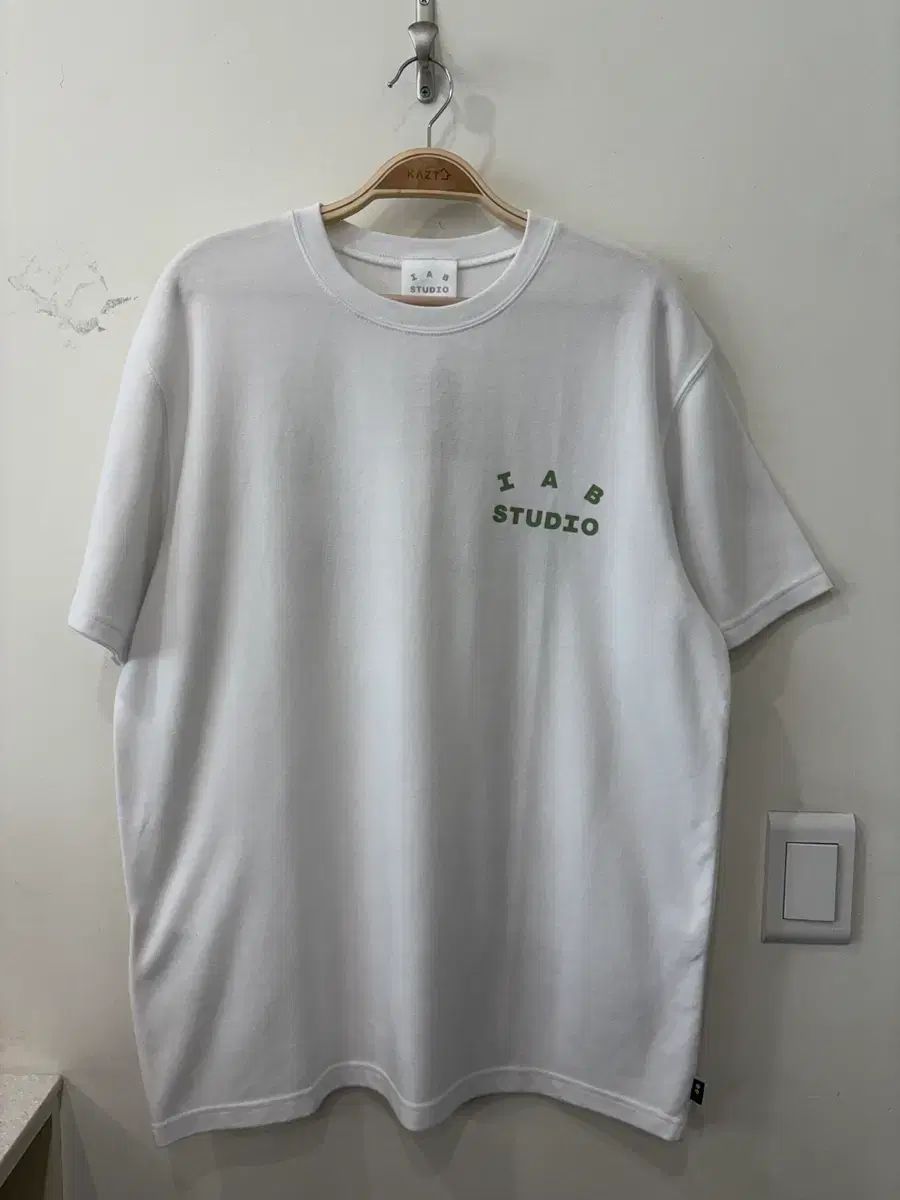 72 IAB Studio アイエプスタジオ 半袖Tシャツ