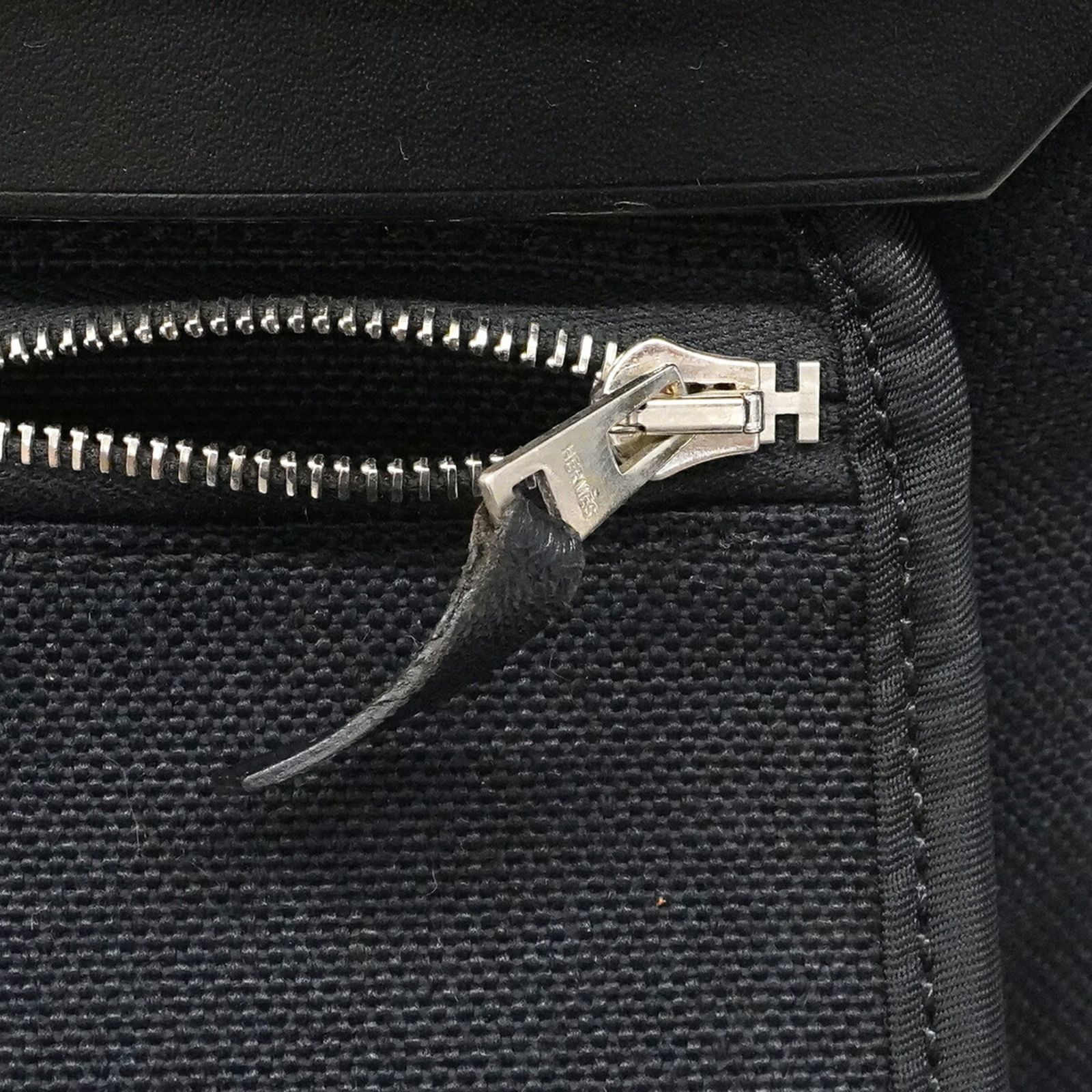 エルメス(Hermes) エルメス ハンドバッグ エールバッグジップPM トワルオフィシエ ブラック A刻印 2wayバッグレディース P3023945 エルメス(Hermes) エルメス ハンドバッグ エールバッグジップPM トワルオフィシエ ブラック A刻印 2wayバッグレディース P3023945