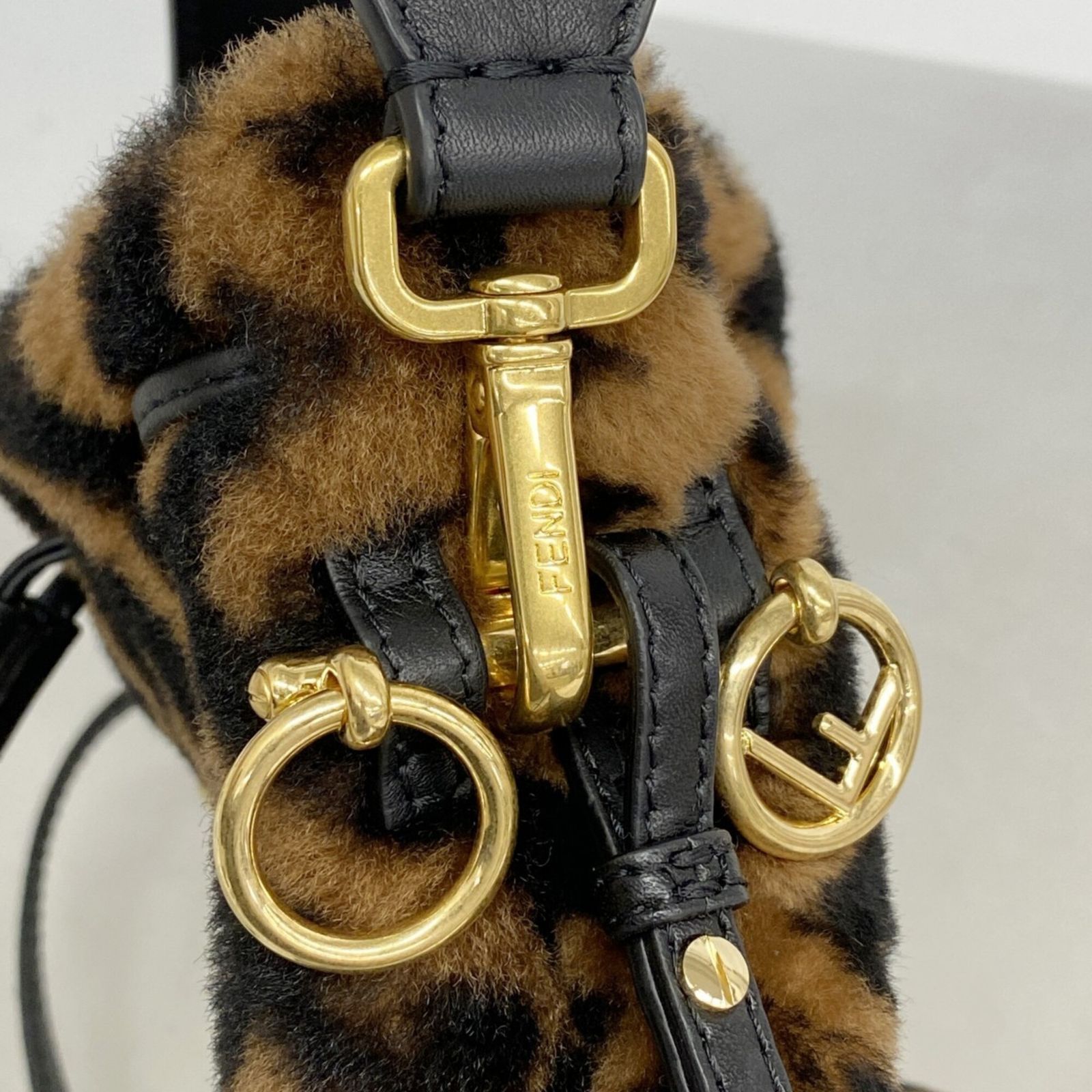 フェンディ(Fendi) フェンディ ハンドバッグ ズッカ モントレゾール ファー ブラウン ブラック 2wayバッグレディース P3012000