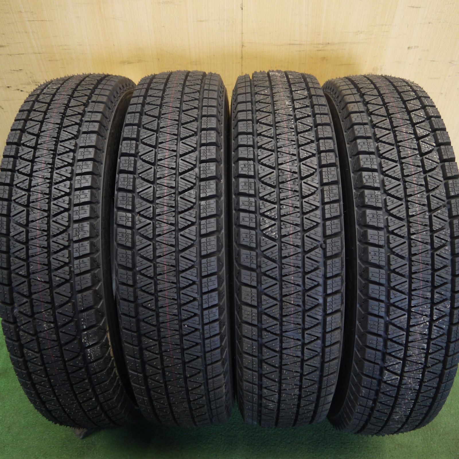 未使用★ジムニー 等 175/80R16 スタッドレス ブリヂストン ブリザック DM-V3 タイヤ 16インチ★6052602Hスタ
