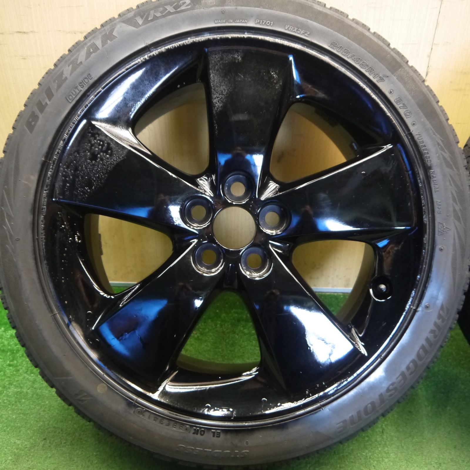 バリ溝！8.5分☆トヨタ 30系 プリウス S ツーリング 純正 215/45R17 
