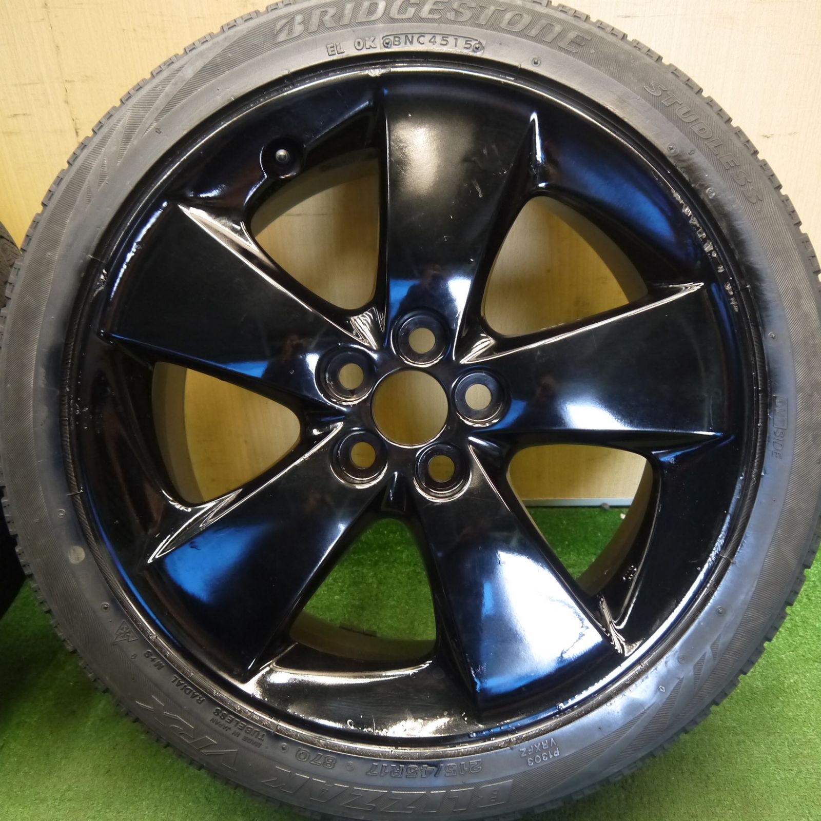 バリ溝！8.5分☆トヨタ 30系 プリウス S ツーリング 純正 215/45R17 