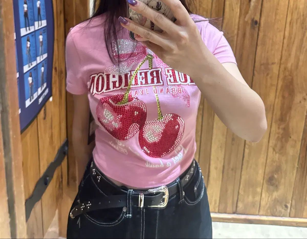 トゥルーレリジョン さくらんぼ キュービック Tシャツ (アメリカ購入