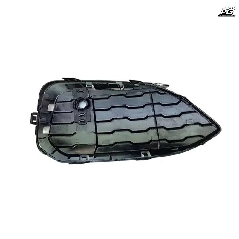 BMW 1シリーズ F20 F21 LCI 2014-2019 フロントフォグランプグリルカバー フロントバンパーライト 51118068605 右側