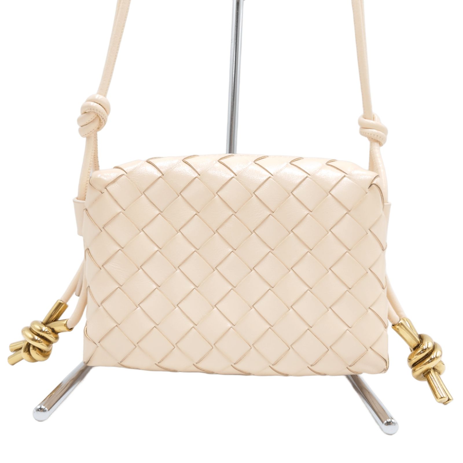 BOTTEGA VENETA ボッテガ・ヴェネタ ミニLOOP カメラバッグ ショルダーバッグ イントレチャート クロスボディ コンパクト シンプル 軽量 ゴールド金具 ベージュ レザー レディース 【中古 AB品】☆送料無料☆ 当店通常価格179,800円
