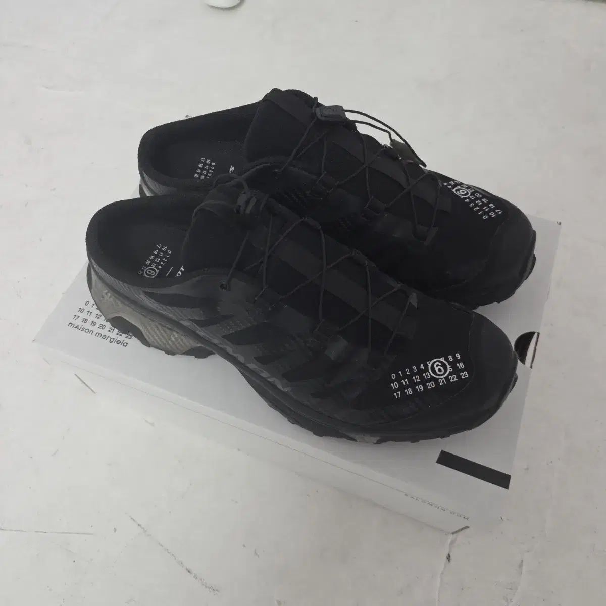 サロモン x MM6 Maison Margiela XT-4 ミュール ブラック 295 94,101円