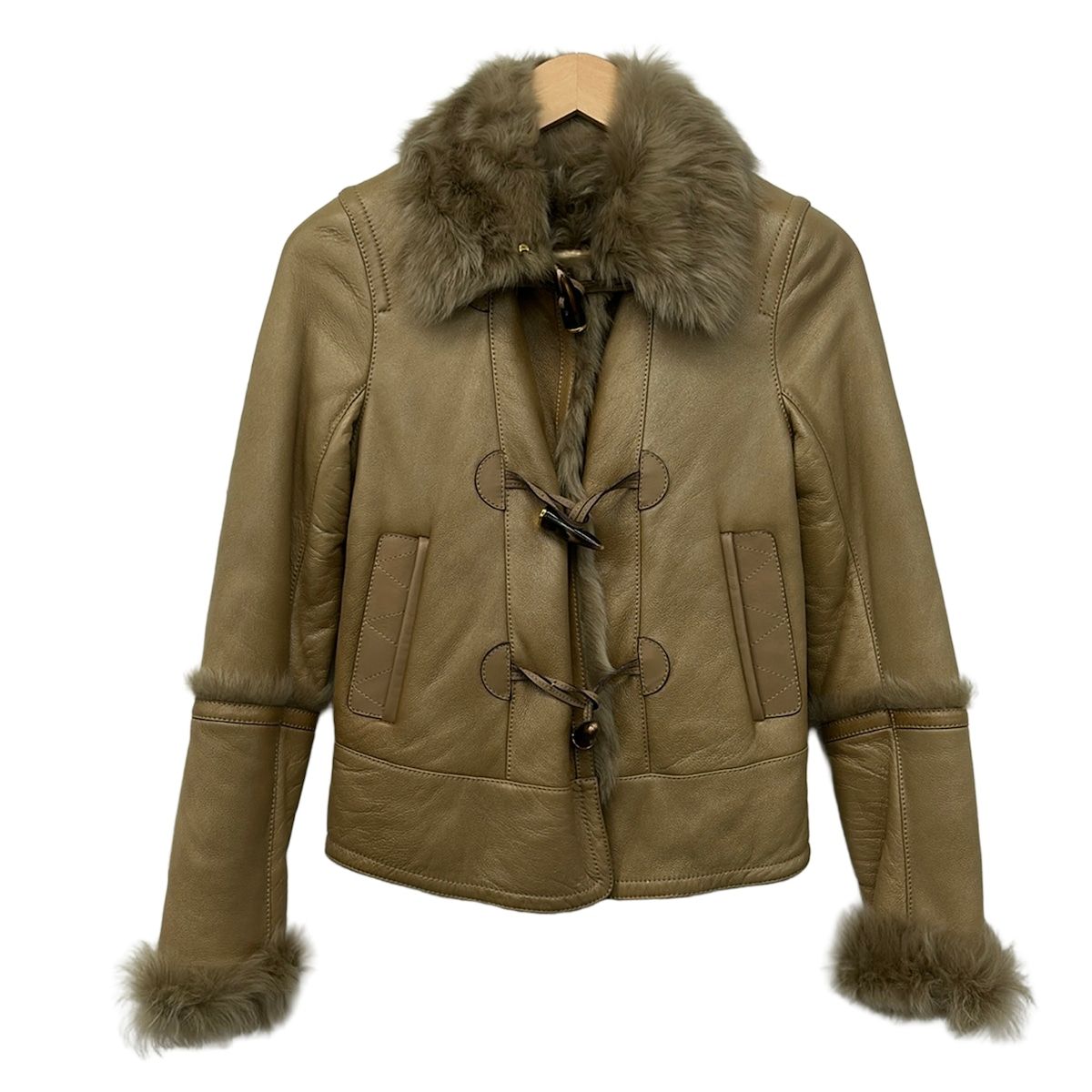 LOUIS VUITTON(ルイヴィトン) ダッフルコート サイズ34 S レディース美品 - RW112W WTLC02KWC ベージュ 長袖/ムートン/ショート丈/冬