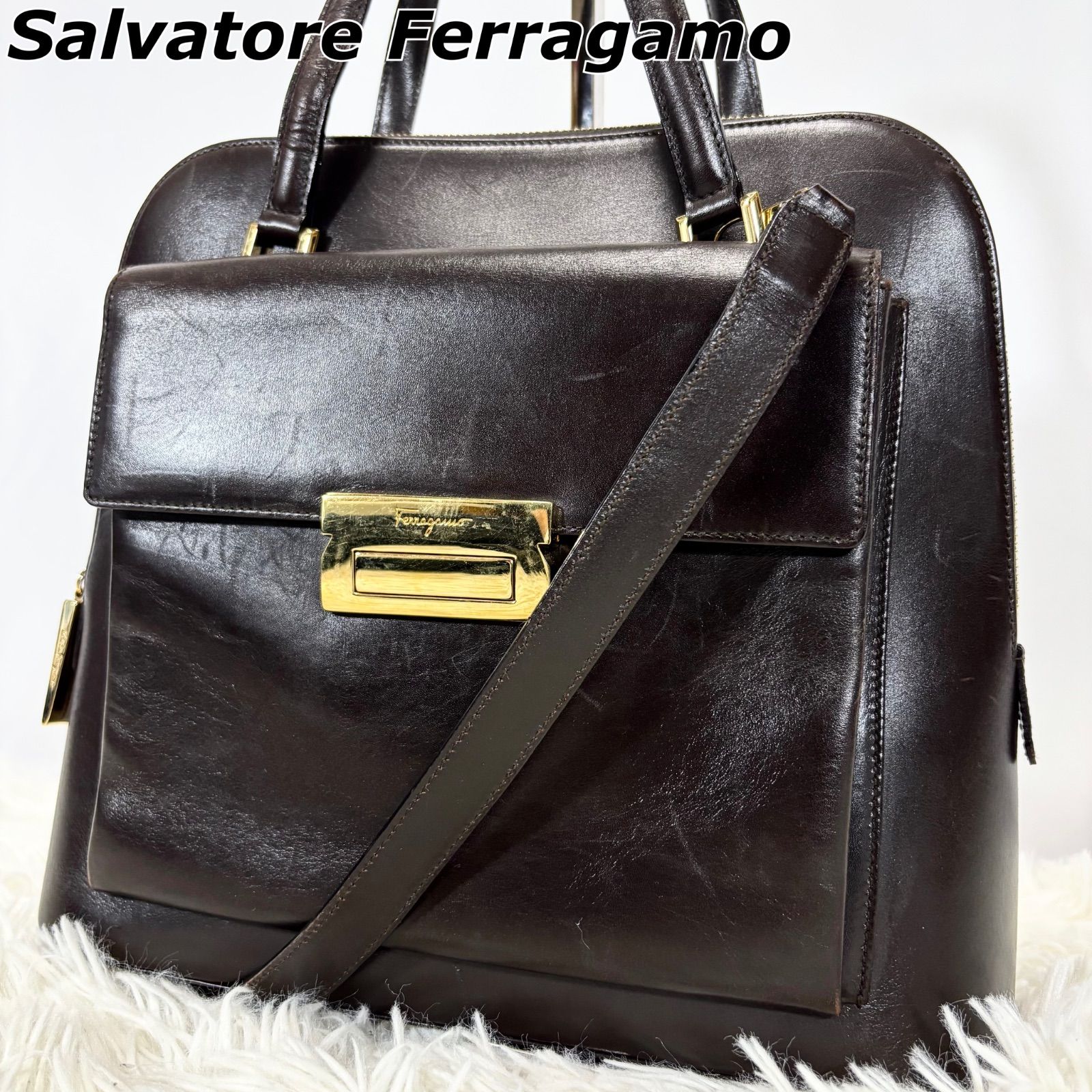 サルヴァトーレフェラガモ Salvatore Ferragamo 2WAY ショルダーバッグ ハンドバッグ クロスボディー 斜め掛け 手持ち 手提げ ロゴ金具 ロゴ刻印 本革 レザー ヴィンテージ vintage イタリア製 DX218740 15,048円
