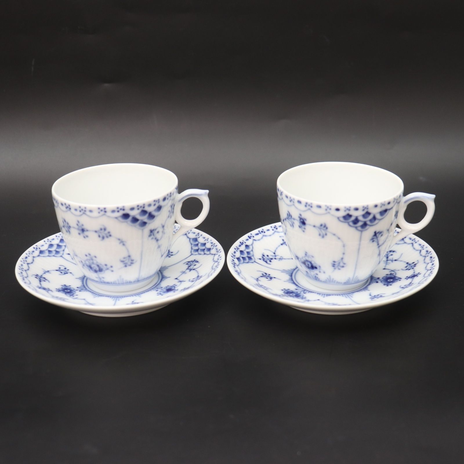 IT0CT0W7H8ZV 美品 ROYAL COPENHAGEN ロイヤルコペンハーゲン ブルーフルーテッド プレイン カップ&ソーサー ペア 2客セット 食器 ブランド