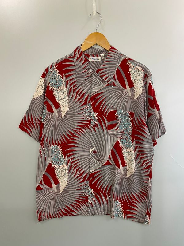 【中古品】 SUN SURF サンサーフ SS RAYON HAWAIIAN SHIRT M32530 レーヨンハワイアンシャツ リーフ柄 ボタニカル 半袖シャツ 【145-260608-kt-03-min】