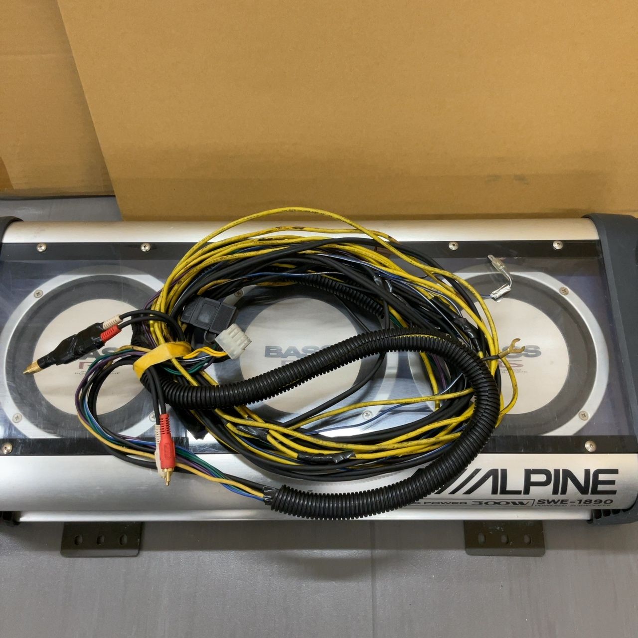 ALPINE BASS RS SWE-1890 パワードサブウーファー - メルカリ