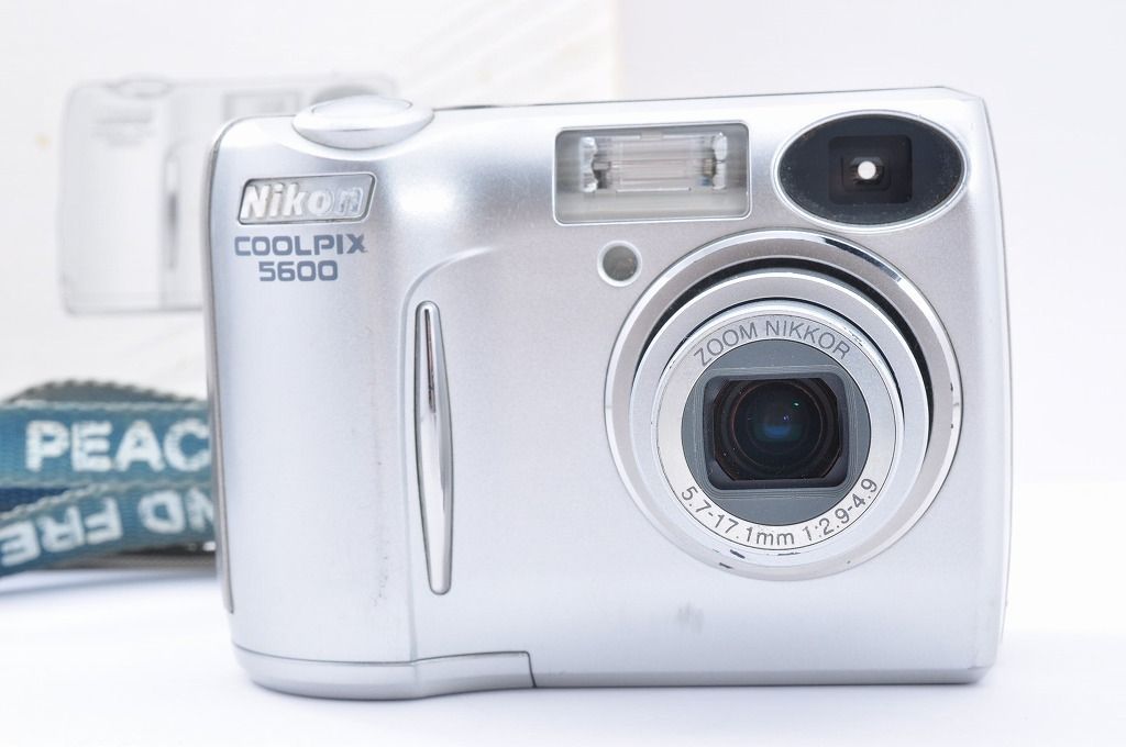 2ヶ月保証付き】Nikon COOLPIX E5600 シルバー レトロデジカメ