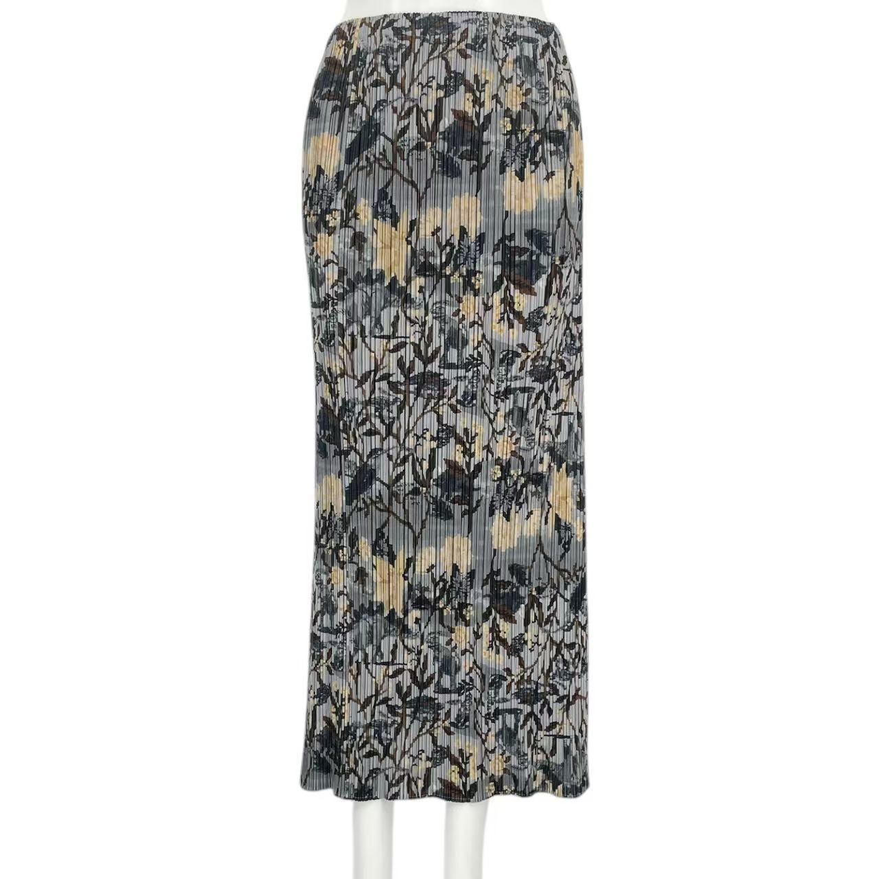 新品同様 PLEATS PLEASE ISSEY MIYAKE プリーツプリーズ イッセイミヤケ 恐竜柄 ロングスカート サイズ5 マルチカラー