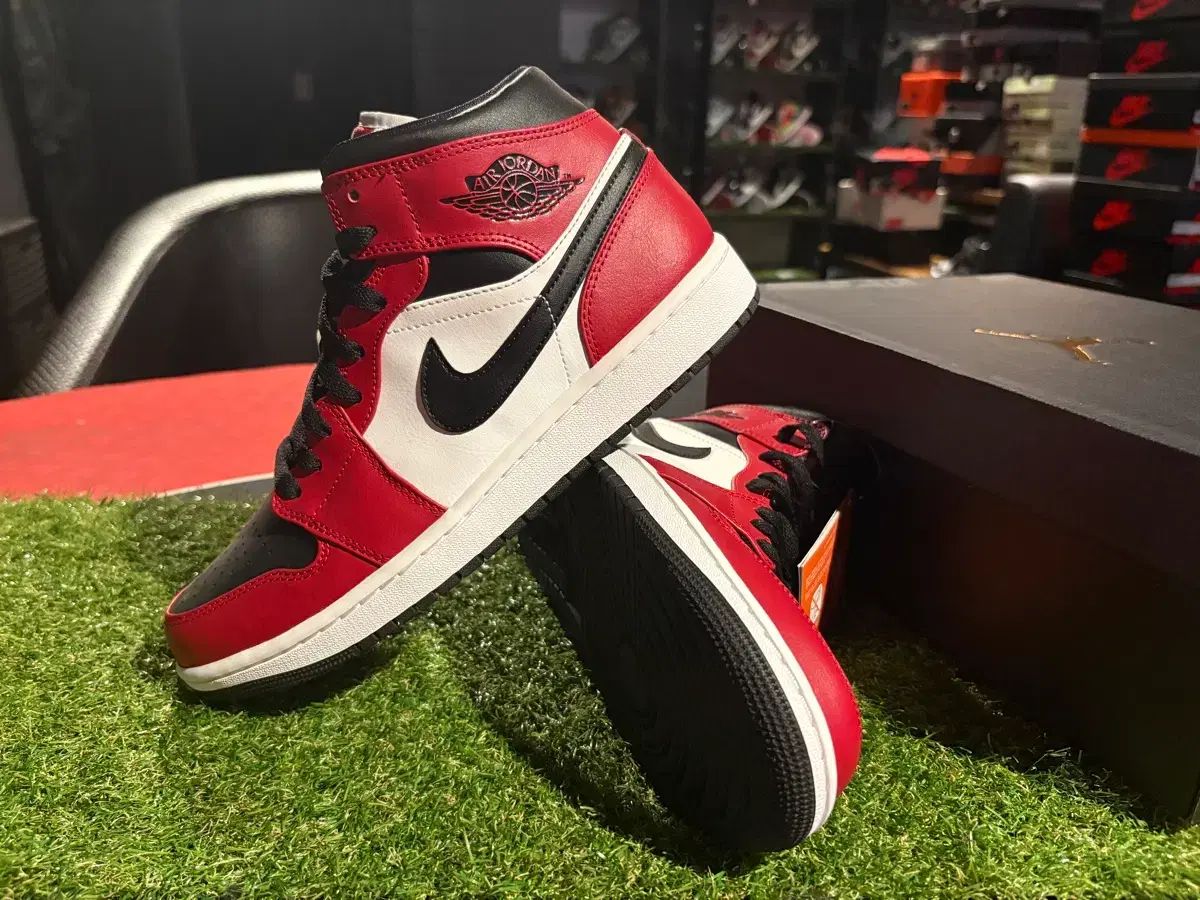 新品/270 NIKE ジョーダン1 ミッド