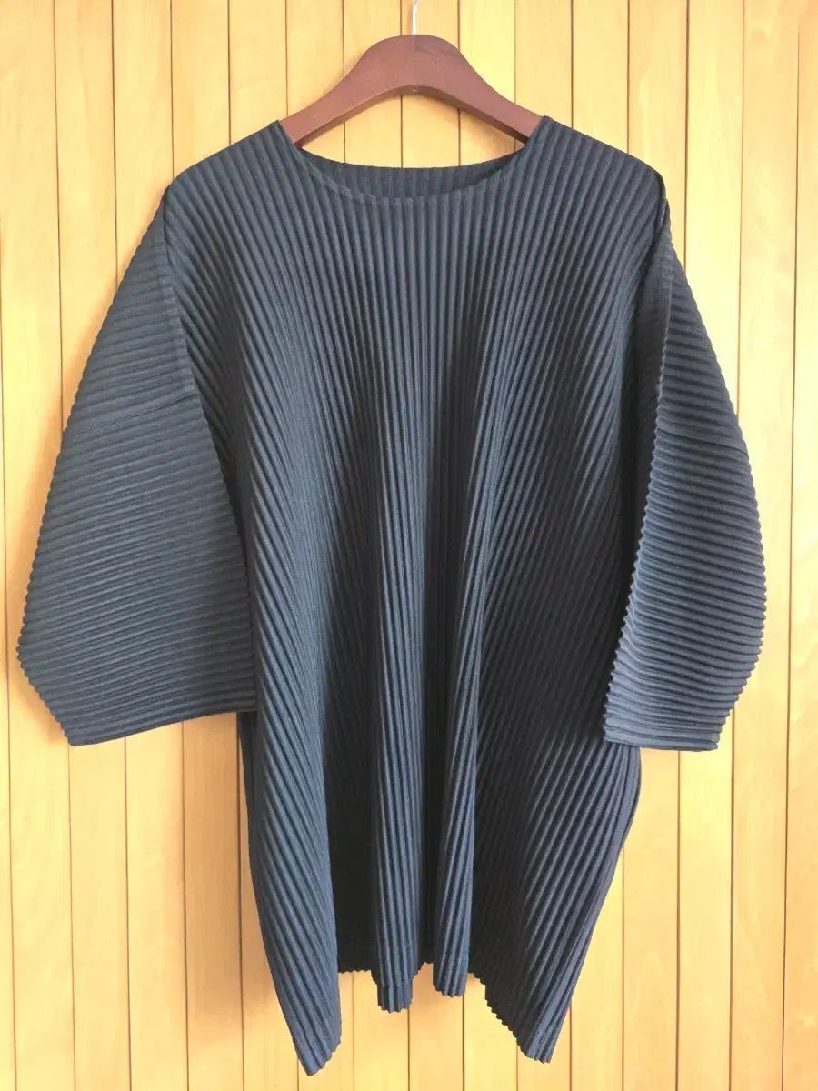 オムプリッセ オーバーサイズ プリーツ Tシャツ