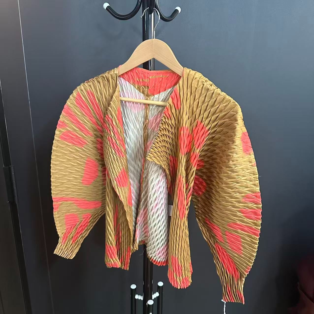 イッセイミヤケ ISSEY MIYAKE プリーツ デザイン ジャケット ブラウス IM23FO176 （47）2/IM23FO176 （17）2码