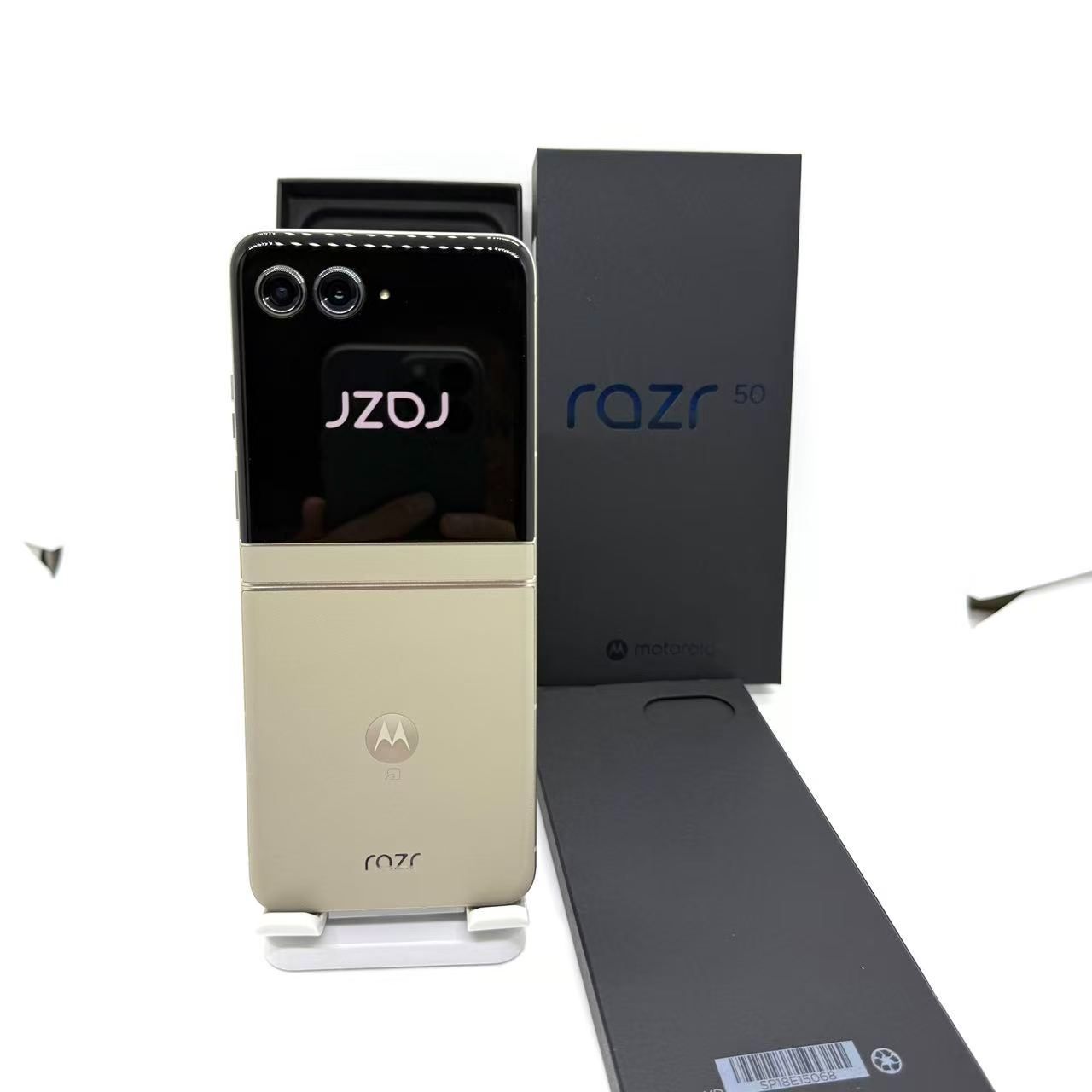 極上美品Aランク」SIMフリー motorola razr 50 [サンドクリーム] 12GB