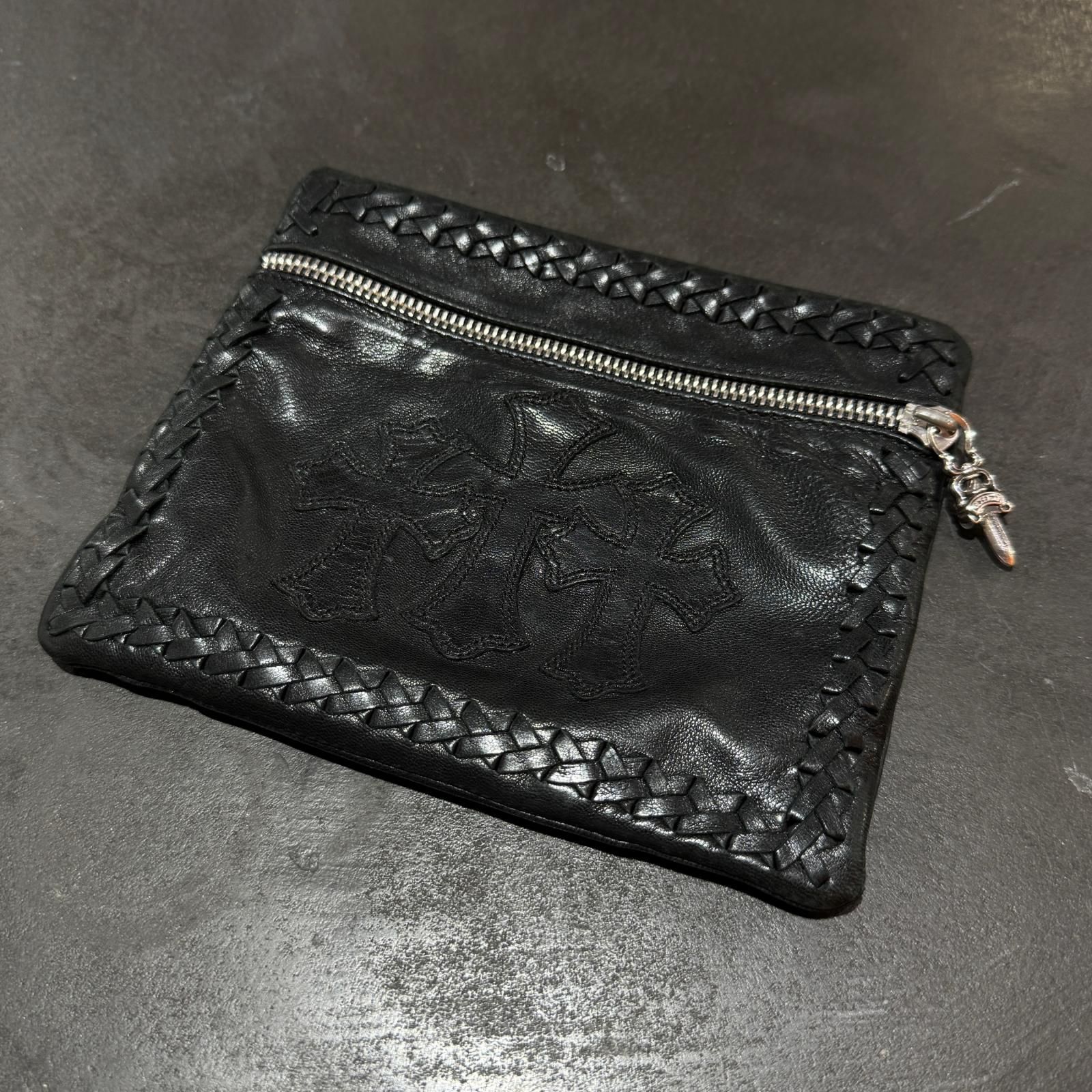 CHROME HEARTS 3セメタリー クロスパッチ スクロールラベル レザーポーチ ポーチ クロムハーツ ブラック F （18264M）
