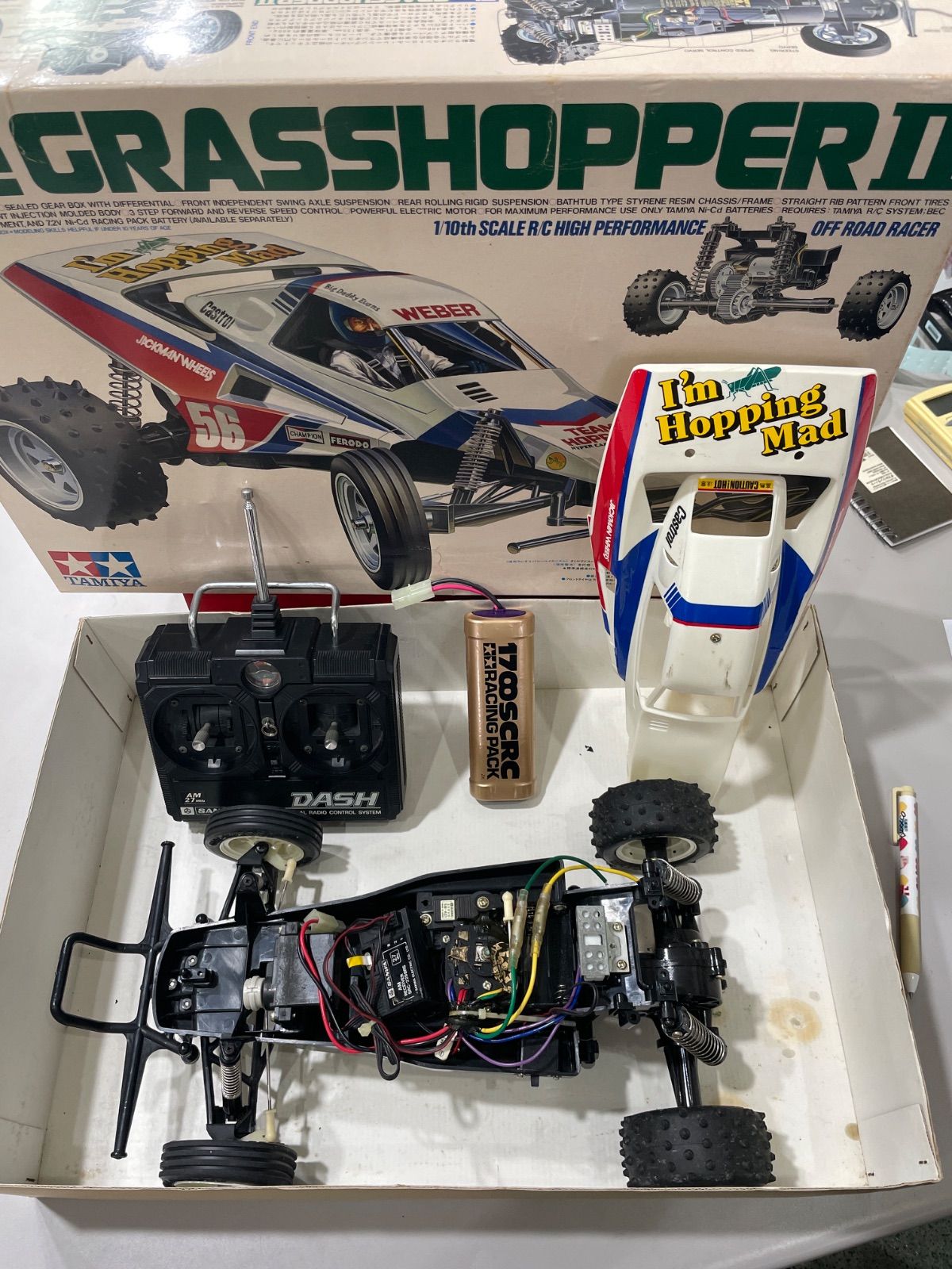 1988年　タミヤ　TAMIYA 1/10th scale バッテリー、コントローラー付き　電動ラジオコントロールカー　グラスホッパーⅡ ラジコン　ミニカー　組み立て済み　レア　入手困難　ジャンク扱いで　パーツ取り　部品取り　レーシングカー@市