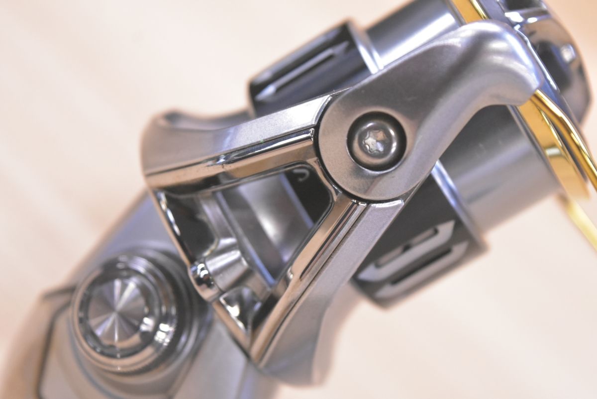 シマノ 15 ツインパワー C2000S SHIMANO TWINPOWER スピニングリール