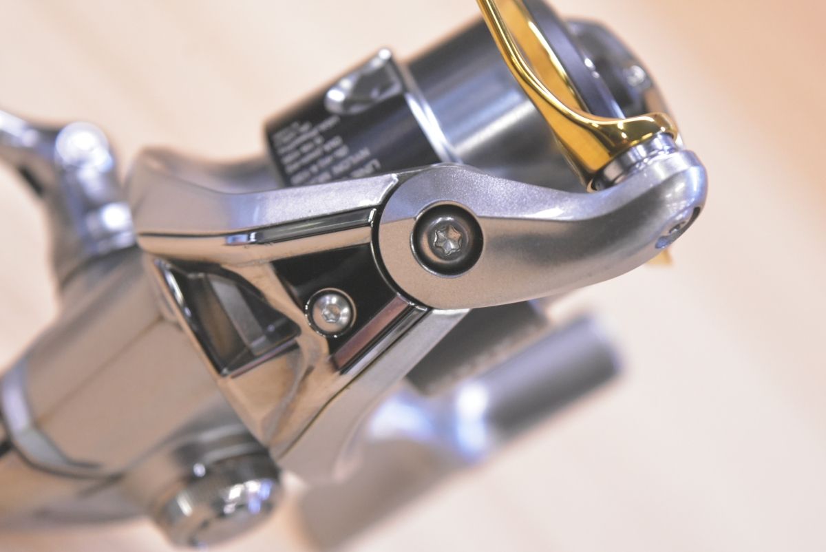 シマノ 15 ツインパワー C2000S SHIMANO TWINPOWER スピニングリール