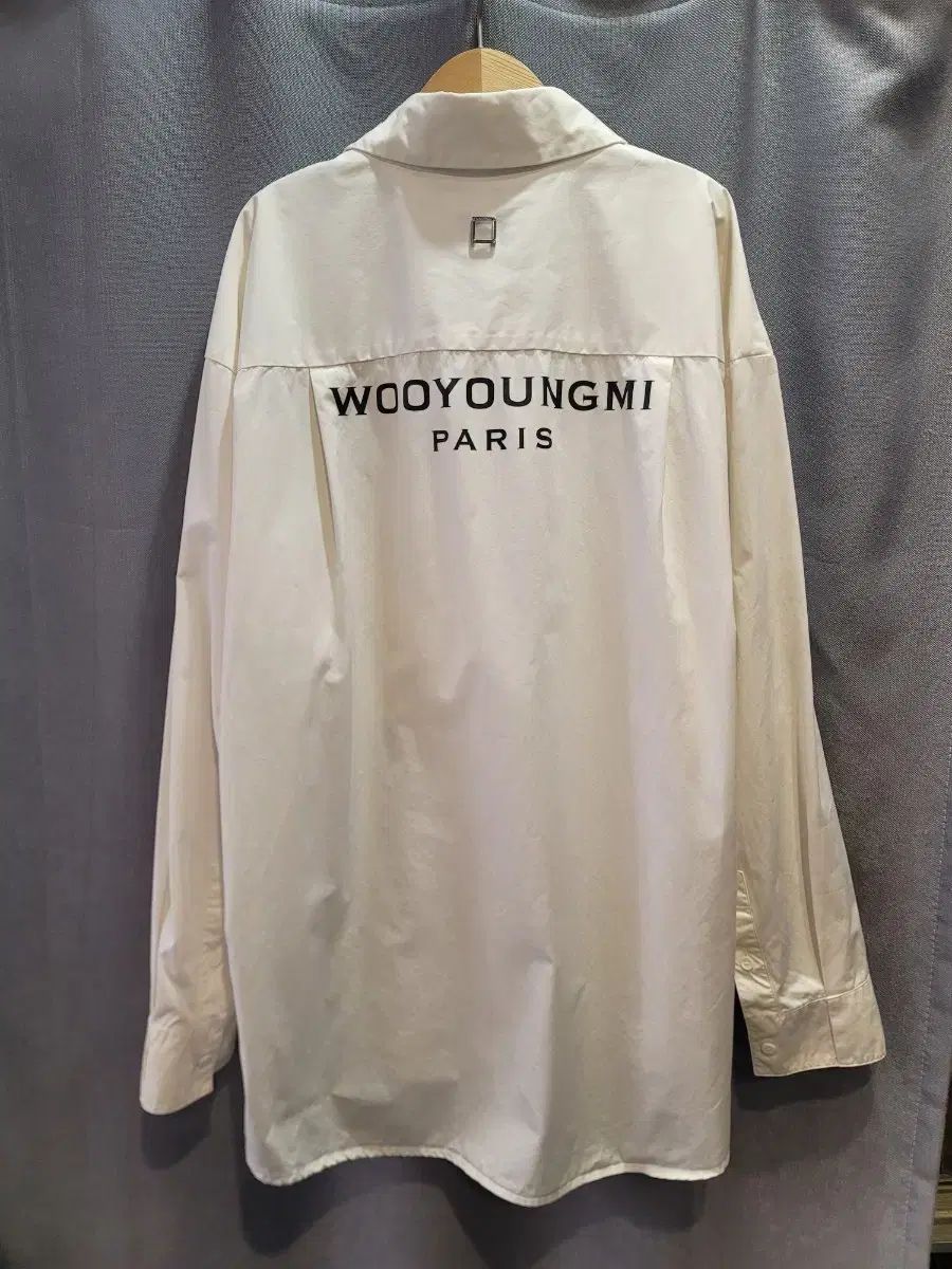 ウーヨンミ バックロゴ ロングシャツ (52)
