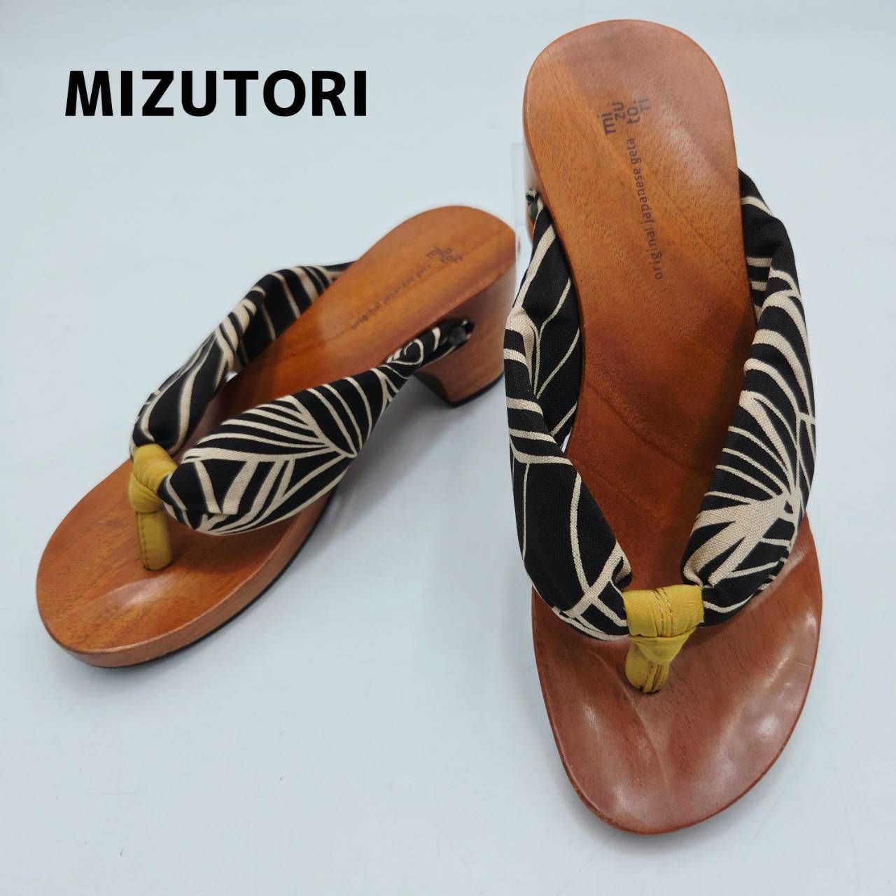 mizutori　ミズトリ　下駄　hitete/ハイテテ　トングサンダル　ミュール　ヒール　ボタニカル柄　リーフ柄　L　ブラック×ベージュ