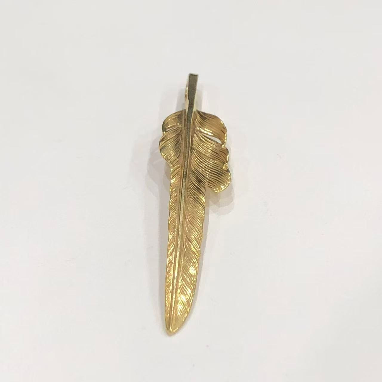 KAZEKIRI FEATHER 左むき Lサイズ LARRY SMITH ペンダントトップ K18YG ユニセックス【中古】