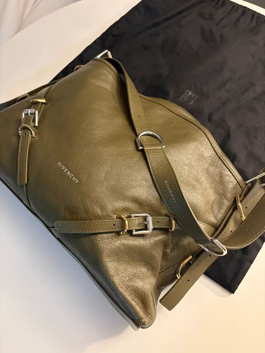 ジバンシィ Voyou バッグ ブアユー バッグ Mサイズ