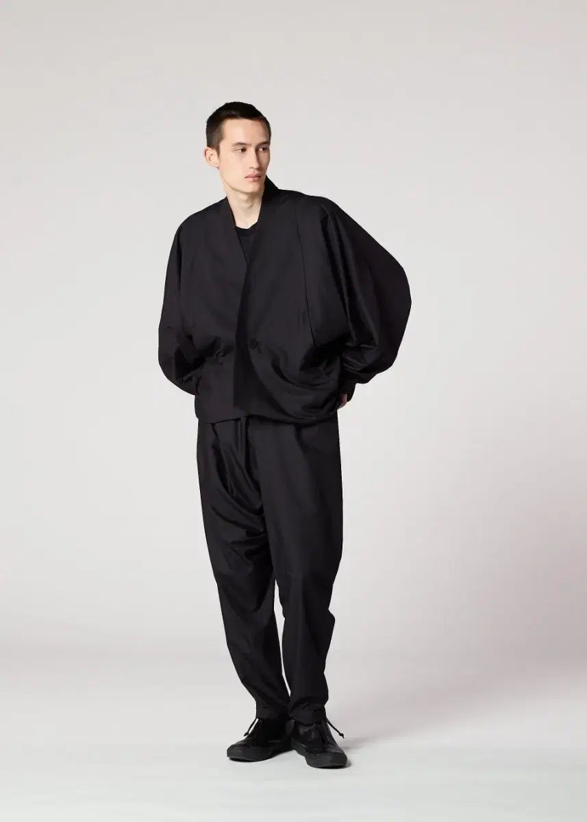 ISSEY MIYAKE イッセイミヤケ IM MEN SWING パンツ ブラック