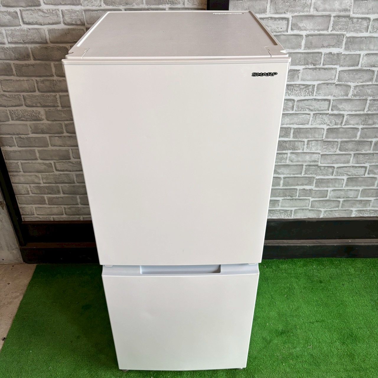 SHARP シャープ 冷蔵庫 2022年製 152L 両開き つけかえどっちもドア SHARP シャープ 冷蔵庫 2022年製 152L 両開き つけかえどっちもドア