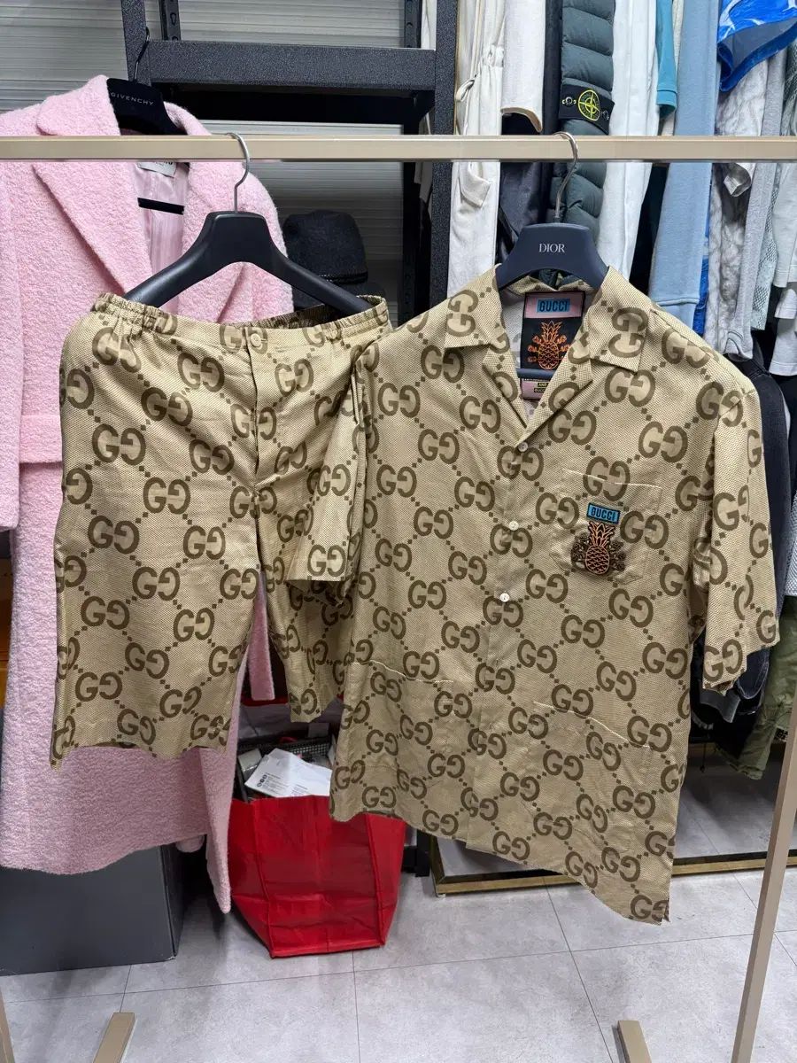 グッチ パイナップル セットアップ