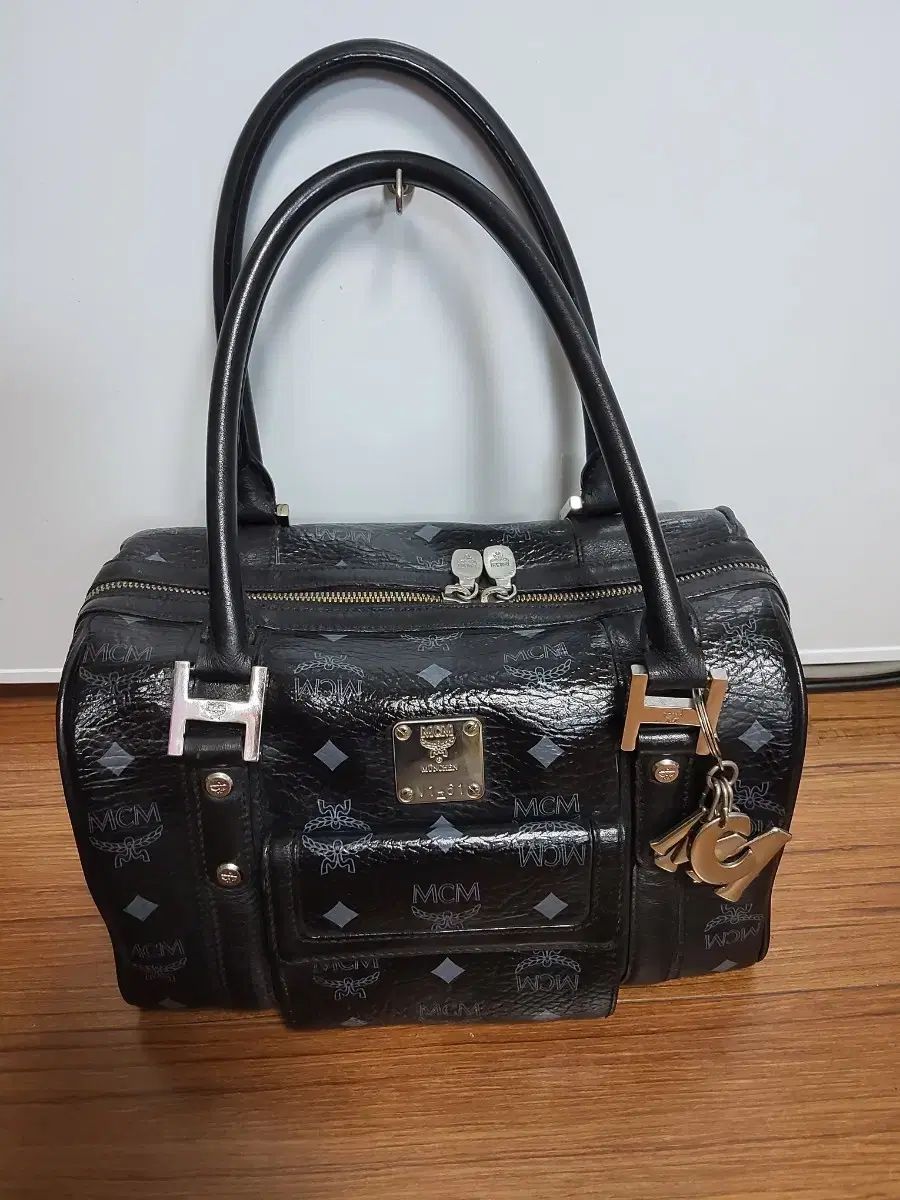 MCM ヴィセトス トートバッグ ブラック