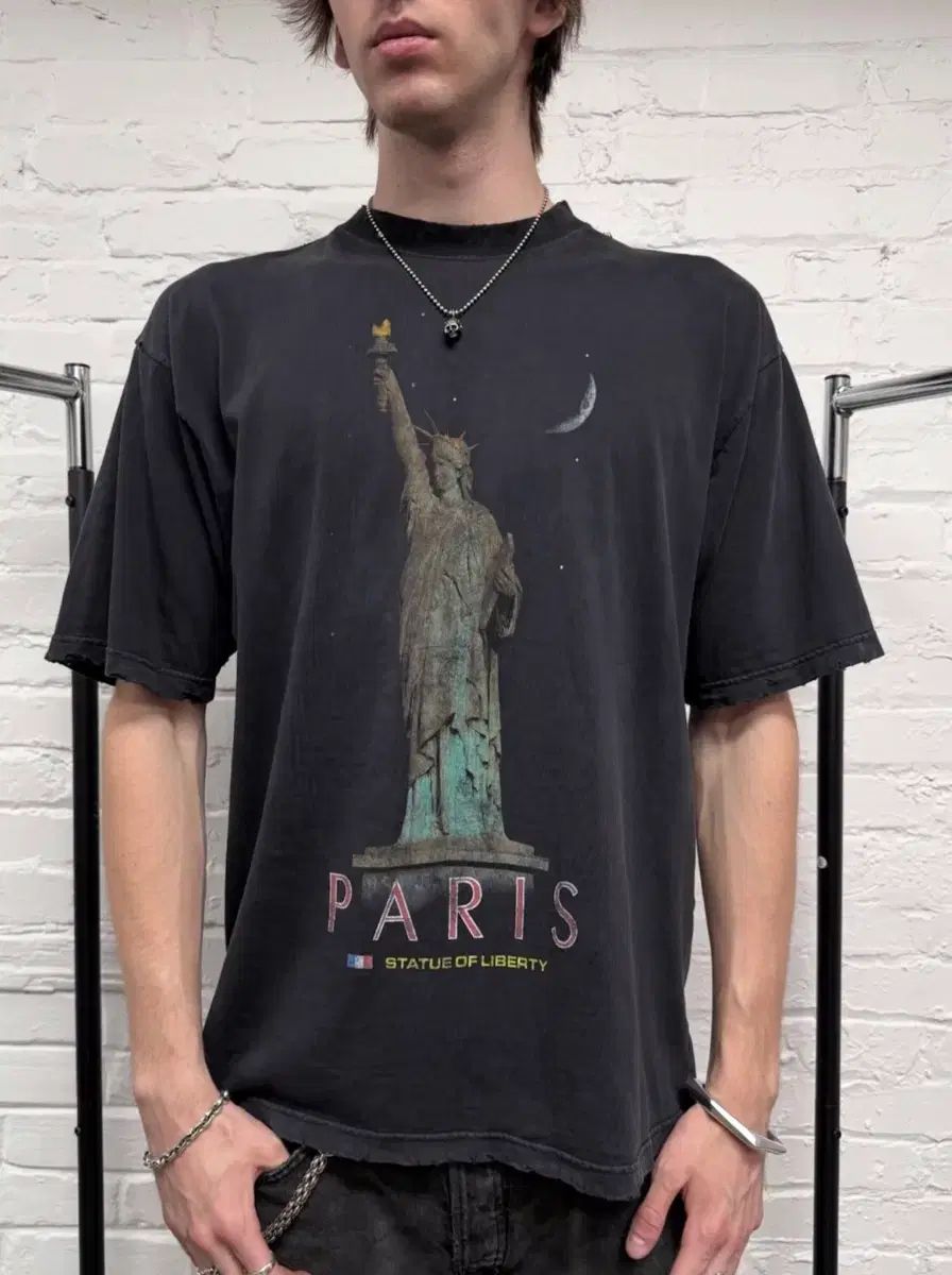 バレンシアガ パリ リー Tシャツ