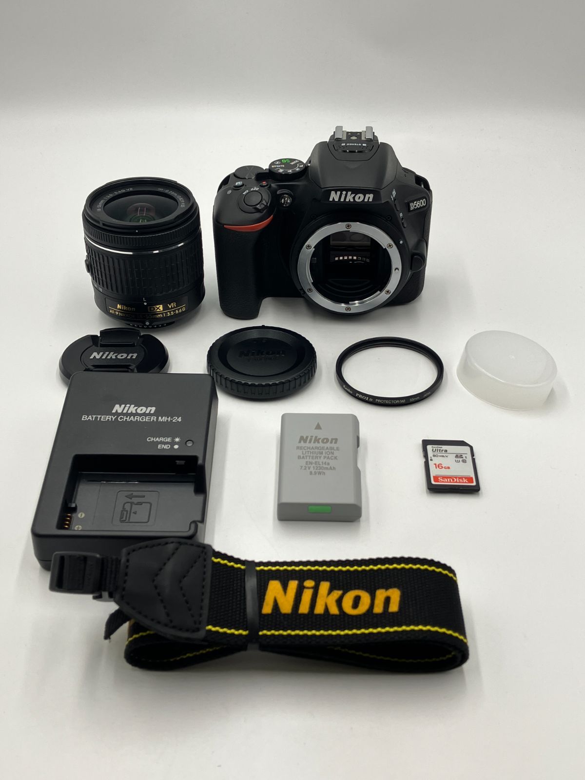 【動作確認済】Nikon D5600 AF-P DX NIKKOR 18-55mm F3.5-5.6G VR レンズキット
